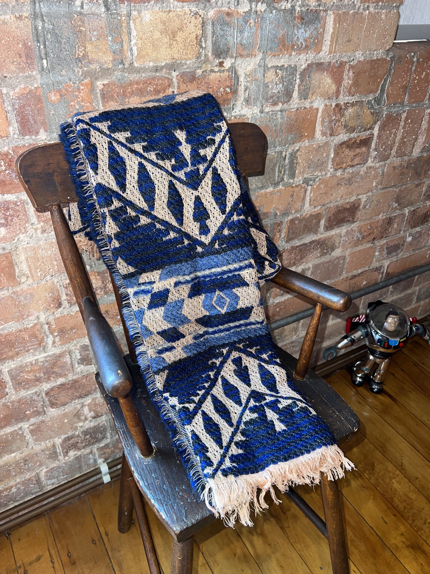 Ladies Blue Aztec Scarf